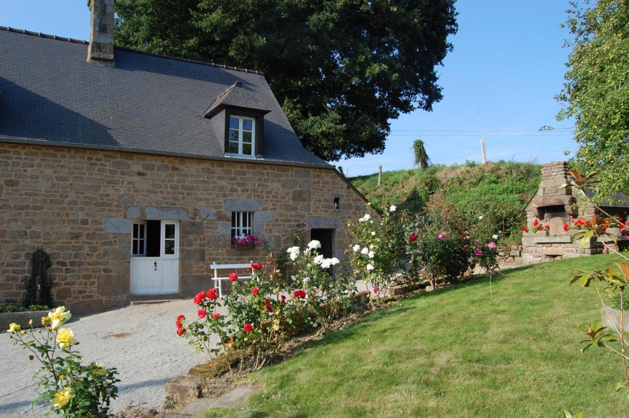 Le Pont St Michel Bed and Breakfast Maen Roch Exterior foto