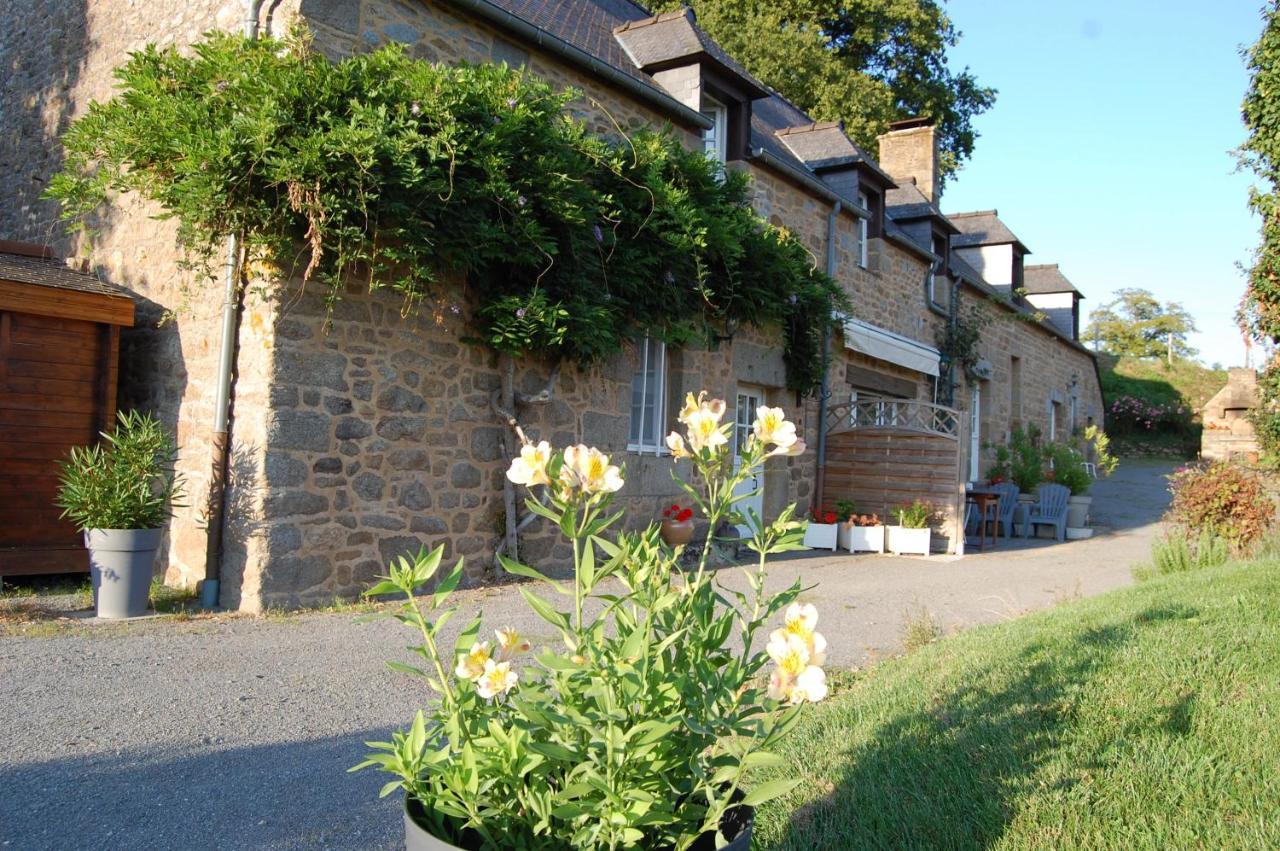 Le Pont St Michel Bed and Breakfast Maen Roch Exterior foto