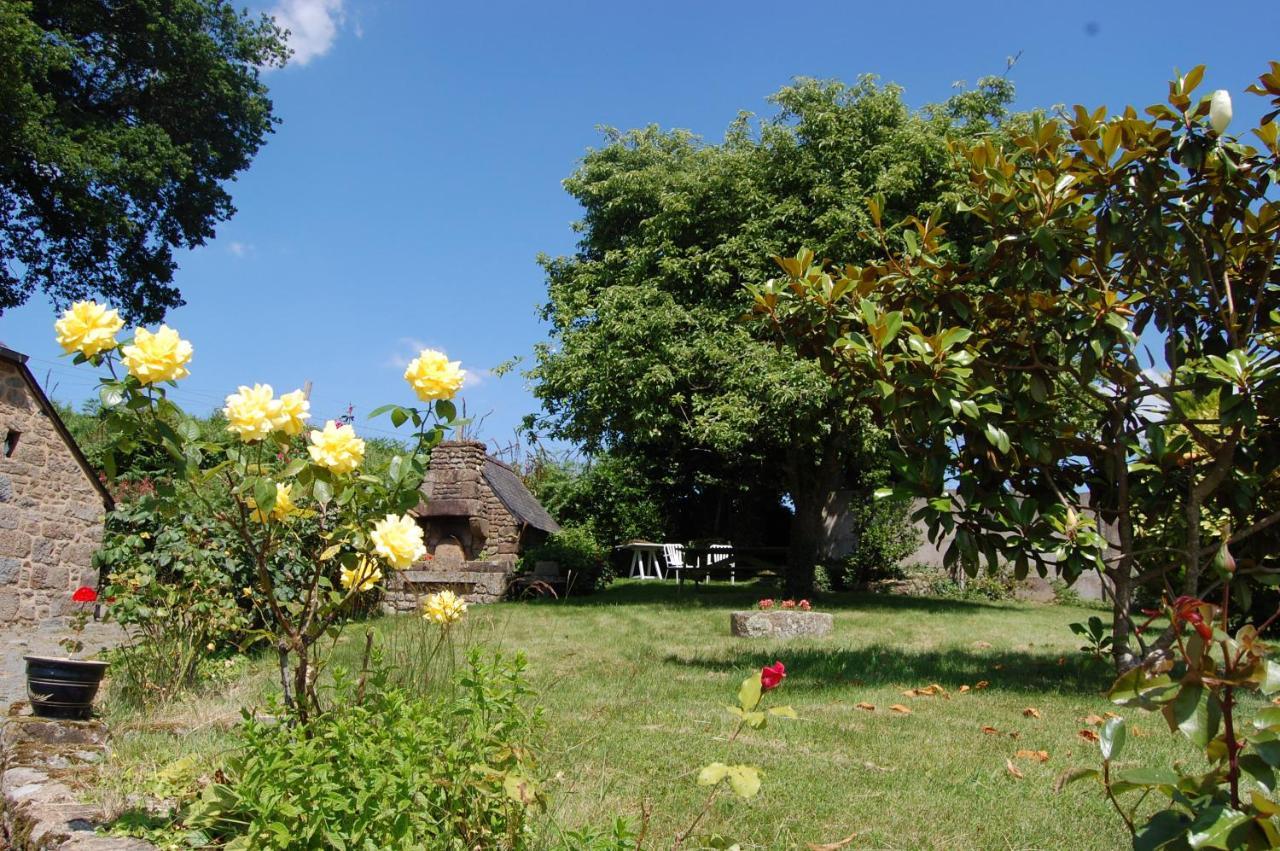 Le Pont St Michel Bed and Breakfast Maen Roch Exterior foto